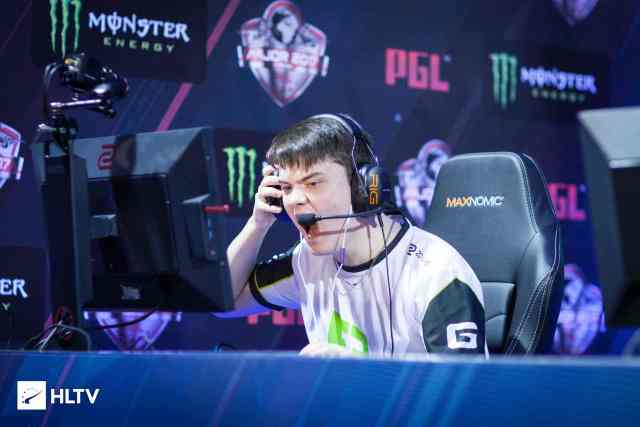 的学生通过 的学生通过