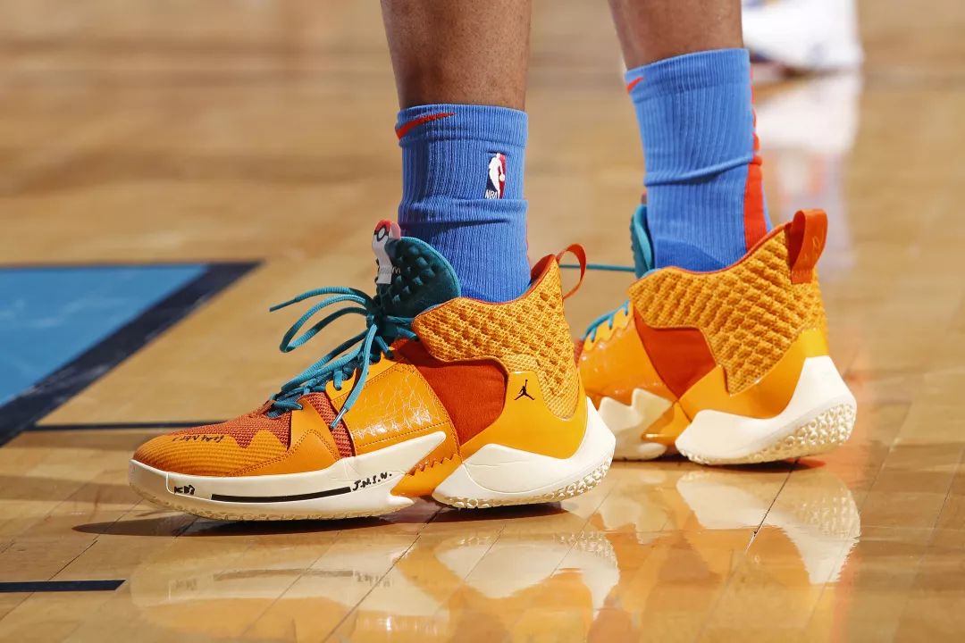 压迫愈发激 压迫愈发激